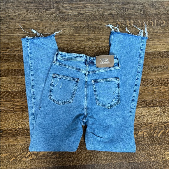 Zara Ripped Jeans - Picture 3 of 6